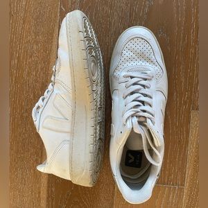 Veja campo sneaker in white, size 9